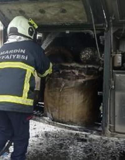 Nusaybinde seyir halindeki yolcu otobüsünün motoru yandı