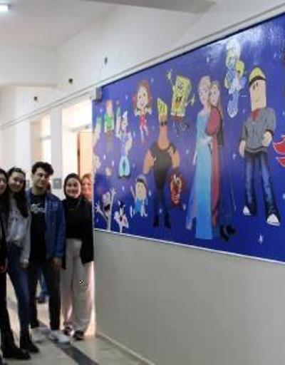 Çizgi film karakterleri hastane duvarlarına çizildi