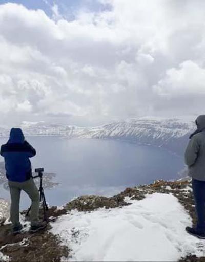 Nemrut Dağı ve krater göllerinin muhteşem kar manzarası hayran bırakıyor