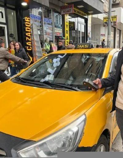 Yüksekovada pos cihazlı taksi, müşterilerin yoğun ilgisini çekiyor