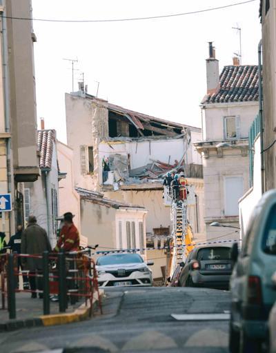 Fransada çöken binada can kaybı 6ya yükseldi