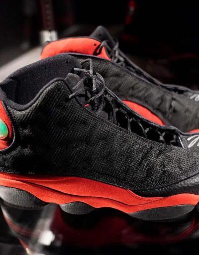 Michael Jordanın ayakkabıları rekor fiyata satıldı
