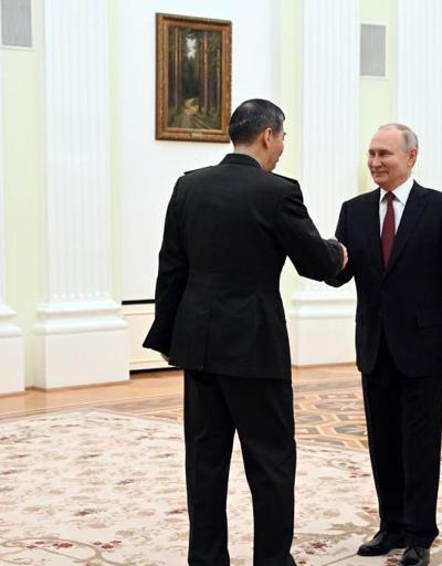 Putin, Çin Savunma Bakanı ile Moskovada görüştü