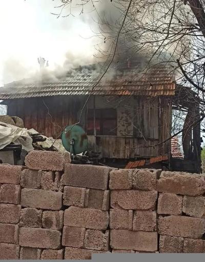 Korkutelide ev yangını: 1 ölü