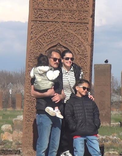 Dünyanın en büyük tarihi Türk-İslam mezarlığında bayram yoğunluğu
