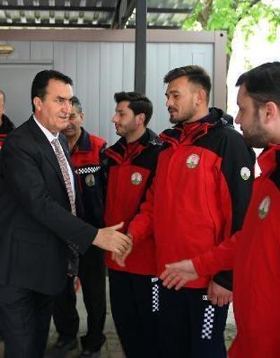 Osmangazi Belediye Başkanı Dündar, Devlet Üstün Fedakârlık Madalyası alan ekibi tebrik etti