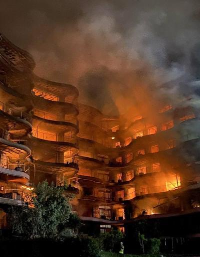 İzmirde lüks sitede büyük yangın Kundaklama ihtimali var mı