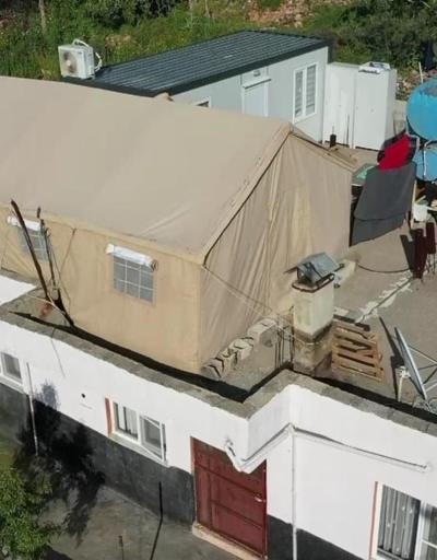 Depremzede aile akrabasının çatısında kalıyor