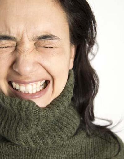 İş stresi diş sıkma problemine yol açabiliyor Tedavi edilmezse...
