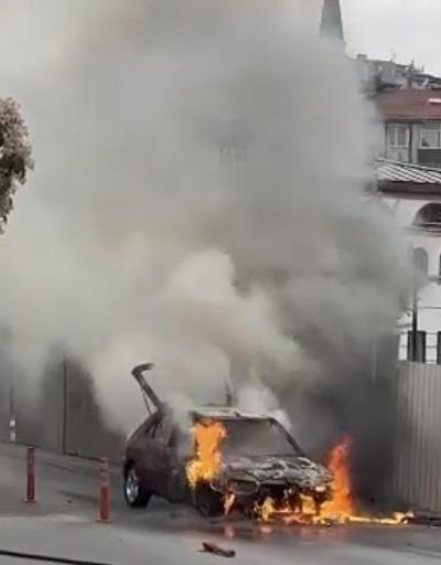 Güngörende otomobil alev alev yandı