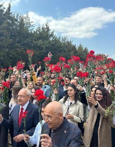 Kılıçdaroğlu, Anıtkabiri ziyaret etti