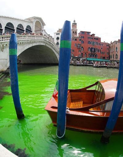 Venedikteki ünlü Büyük Kanalın suyu yeşil renge büründü