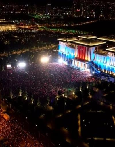 Seçim zaferine 320 bin kişilik kutlama İlk kez Külliyede yapıldı