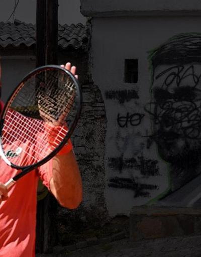 Tenise siyaset karıştı, kameraya ‘Kosova Sırbistanın kalbidir’ yazdı: Disiplin soruşturması talebi
