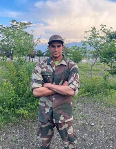 Aşk-ı Memnunun Bülenti Batuhan Karacakaya asker oldu