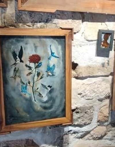 Mardinli ressam resimlerini tuval yerine cama işliyor