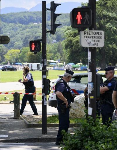Fransa Başbakanı: Bıçaklı saldırıda yaralanan 4 çocuğun durumun stabil
