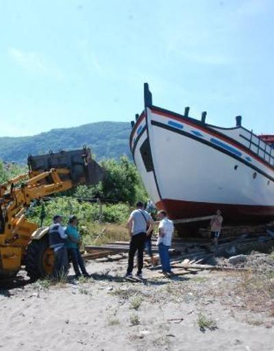 Osmanlıya gemi üretilen ilçede 52 yıl sonra turizm amaçlı ‘çektirme tekne’ denize indirildi