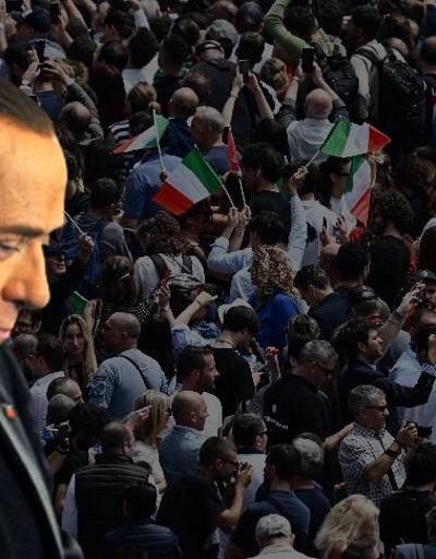 Berlusconi’ye veda töreni
