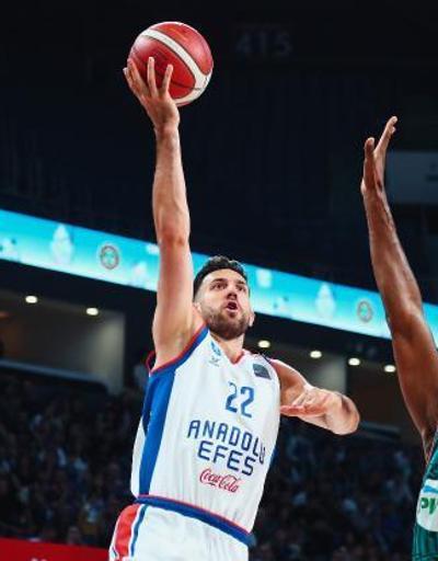 Pınar Karşıyakayı yenen Anadolu Efes seriyi 2-0a getirdi