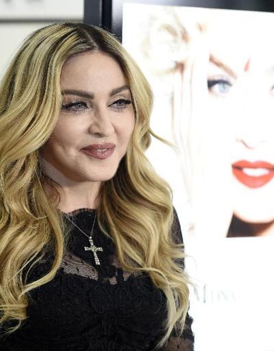 Madonna hastaneye kaldırıldı: Dünya turnesi ertelendi