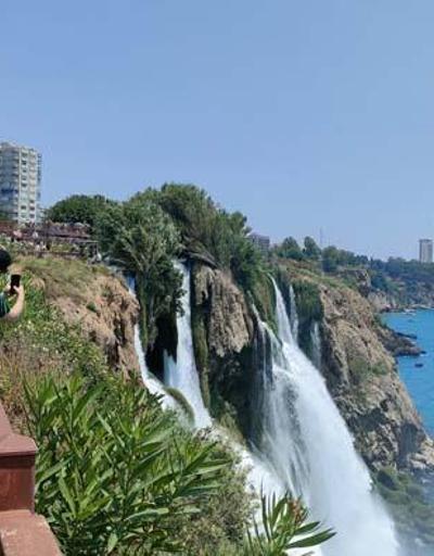 Antalyanın dünyaca ünlü şelalesine ziyaretçi akını
