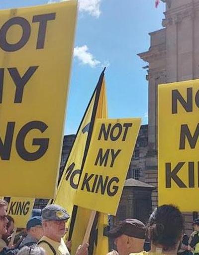 İngiltere Kralı 3. Charles’a İskoçya ziyaretinde protesto: Benim kralım değil