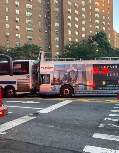 New York’ta tur otobüsü ile otobüs çarpıştı: 18 yaralı