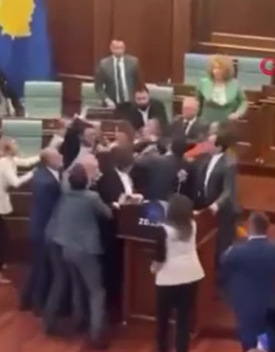 Kosova Parlamentosu’nda yumruklu kavga