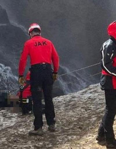 Bakan Yerlikaya: Cilo Buzullarında mahsur kalan 2 kişi öldü, 2 kişi yaralı kurtarıldı