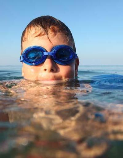 Deniz ve havuzlardaki kalabalık nedeniyle çocuklarda enfeksiyon rahatsızlıkları arttı