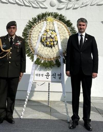 Bakan Yardımcısı Tarıkdaroğlu, Kore Savaşı’nın 70. yıl dönümünde Türk Şehitliği’ni ziyaret etti