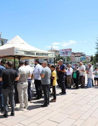 Turhal Belediyesi 4 bin kişiye aşure dağıttı
