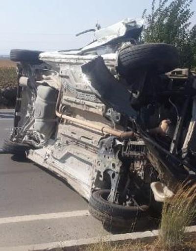Adanada panelvan traktöre çarptı: 2 yaralı