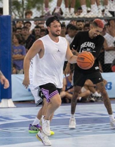 İzmir’de basketbolseverler smaç gösterisinde buluştu