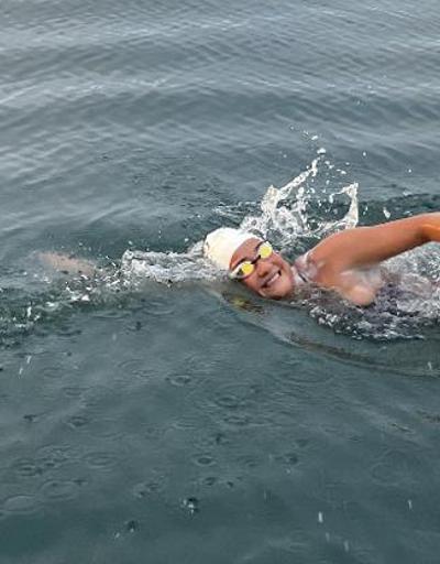 Açık su yüzücüsü Aysu Türkoğlu tarihe geçti