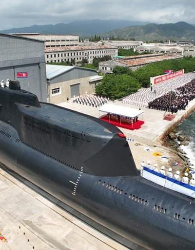 Kuzey Kore nükleer silah taşıyan denizaltıyı suya indirdi