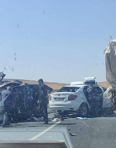 Mardin’de hafif ticari araçla otomobil çarpıştı: 3 yaralı