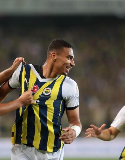 Fenerbahçe 4 golle Başakşehiri dağıttı