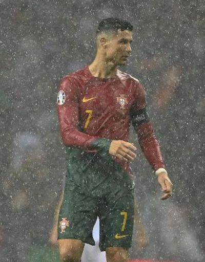 Cristiano Ronaldo penaltı vuruşu öncesi besmele çekti
