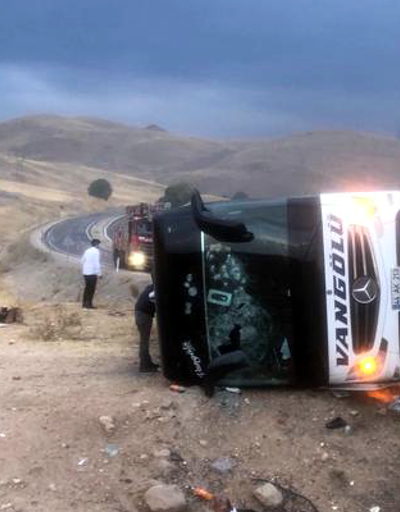 Sivasta yolcu otobüsü devrildi: 7 ölü, 40 yaralı