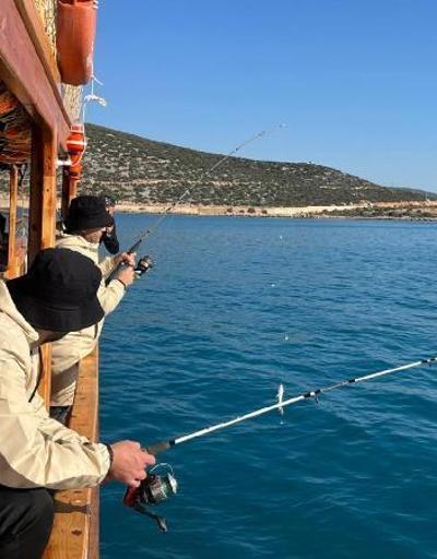 Mersinde amatör balık tutma yarışması düzenledi