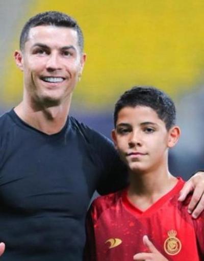 Cristiano Ronaldonun oğlu Ronaldo Jr, Al Nassr ile sözleşme imzaladı