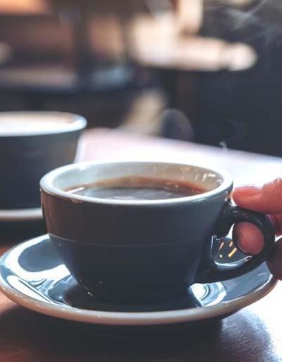 Çayı böyle içenler dikkat Baloncuklu çay depresyon nedeni mi Araştırma sonuçları şaşırttı: Sütlü çay bağımlılığı...