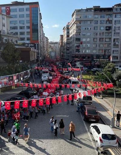 Rize’de 100 metrelik Türk Bayrağı ile Cumhuriyet kutlaması