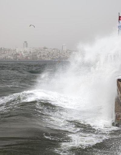 AKOM saat verdi İstanbul için fırtına uyarısı