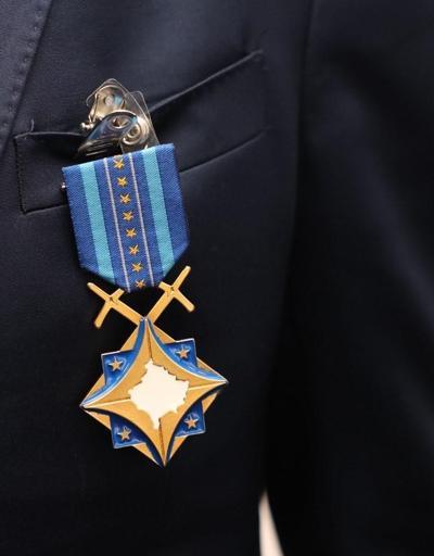 Haluk Bayraktar’a Kosova’da Üstün Hizmet madalyası verildi