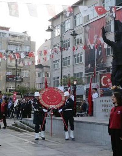 Burdurda Atatürk törenlerle anıldı