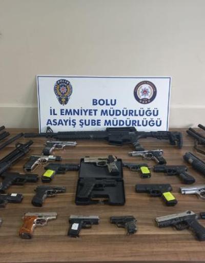 Polis uygulamasında onlarca silah ele geçirildi