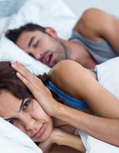Horlama ciddi sağlık sorunlarının işareti olabilir Bu şekilde uyuyanlar daha çok horluyor Horlama ile birlikte bu belirtiler varsa dikkat